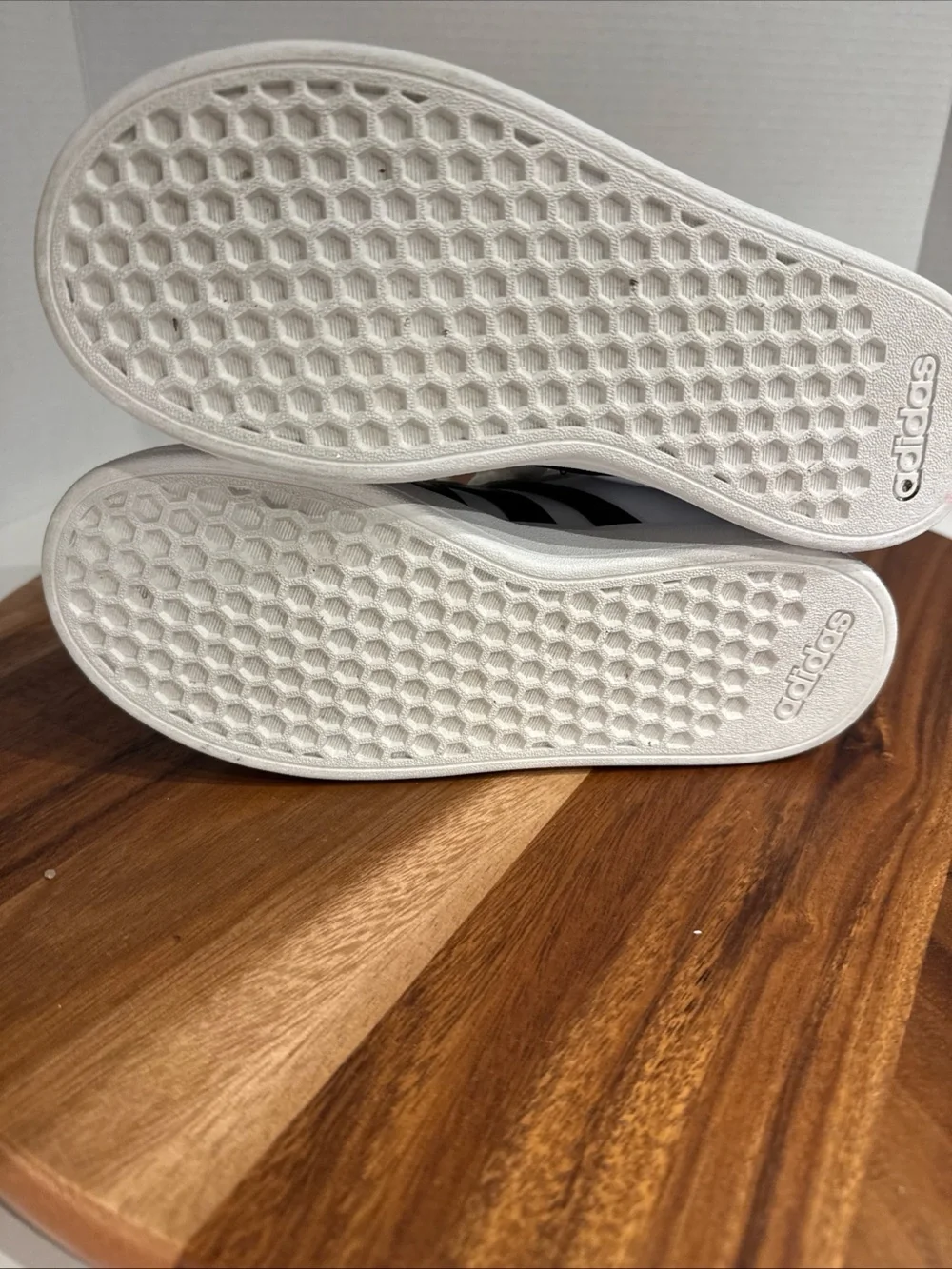 Adidas Grand Court Low White Black shoes Kids 2.5Y